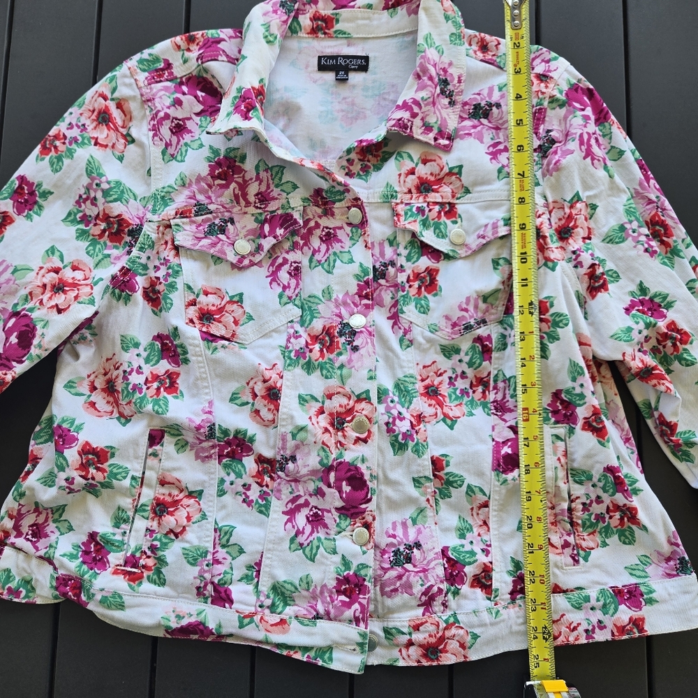 EUC Floral Denim Jacket - 2X - Picture 9 of 13